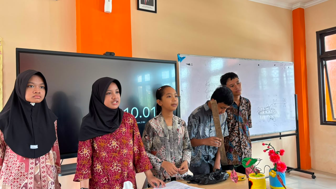 Layang-Layang dan Congklak jadi Media Murid SNT 11 Tarakan Belajar STEM lewat Permainan Tradisional